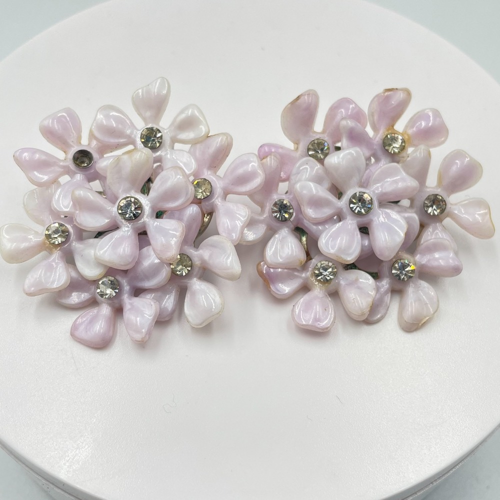 Vintage 1960s Mid Century Pastel Pink Enamel Flower Cluster Clip On Earrings